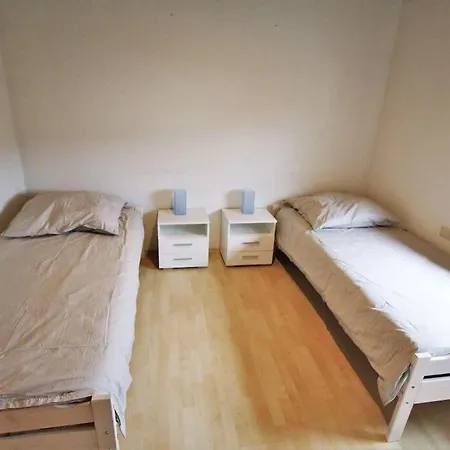 Schoene, Grosse Mit Parkplatz Und Wlan Διαμέρισμα *