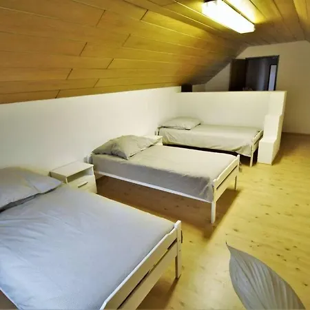 Schoene, Grosse Mit Parkplatz Und Wlan Διαμέρισμα *